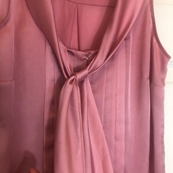 White House Black Market Tie Front Sleeveless Blouse. Size XXS - Picture 5 of 5